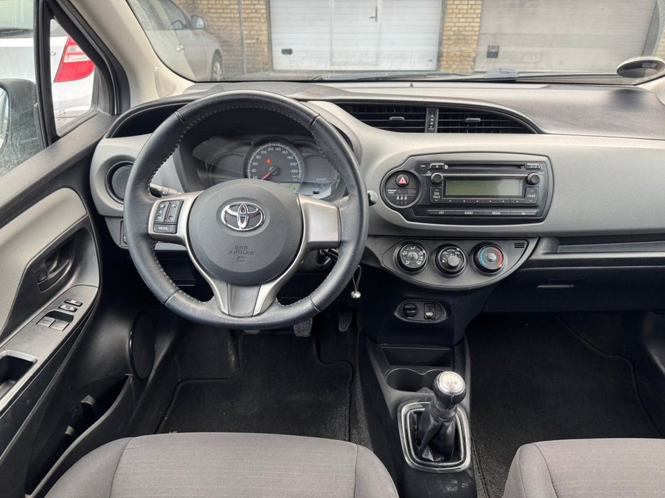 Toyota Yaris 1,0 VVT-i T2 Komfort 5d