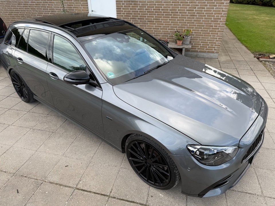 Mercedes E300 de 2,0 AMG Line stc. aut. 4Matic 5d