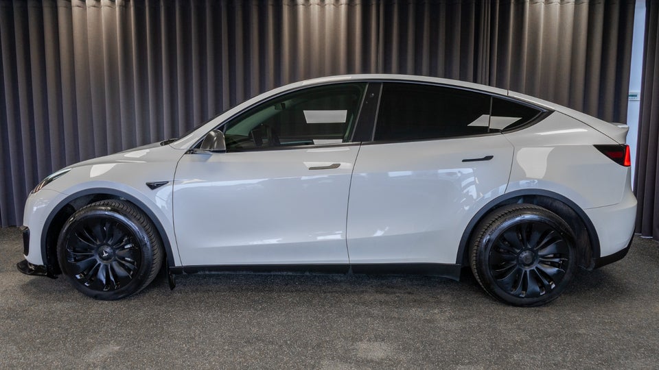 Tesla Model Y Long Range AWD 5d