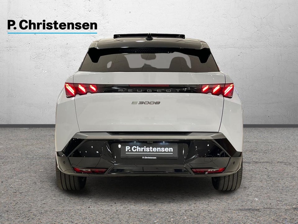 Peugeot e-3008 77 GT Pack 5d