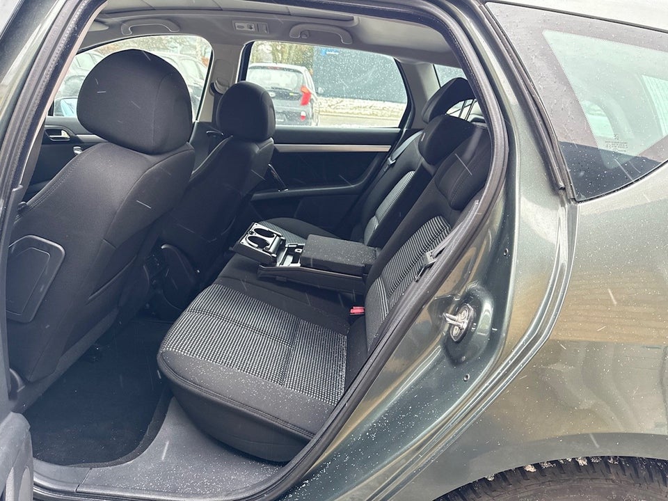 Peugeot 407 1,6 HDi 109 Premium SW 5d