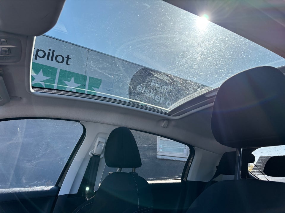 Peugeot 208 1,6 BlueHDi 100 Allure Sky 5d