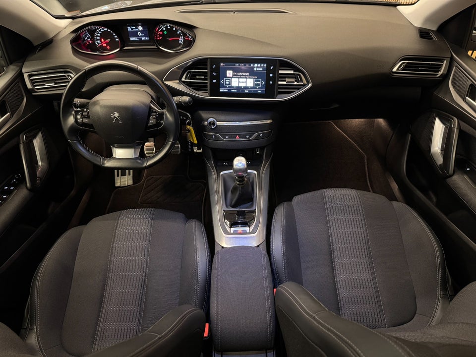 Peugeot 308 1,2 PureTech 130 Selection Sky SW 5d