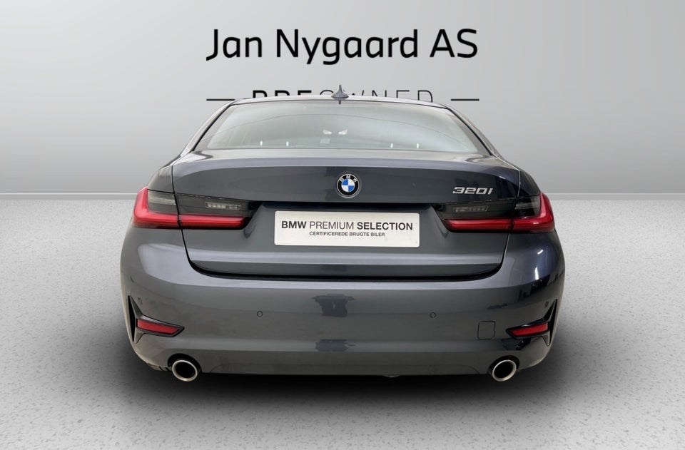 BMW 320i 2,0 Connected aut. 4d