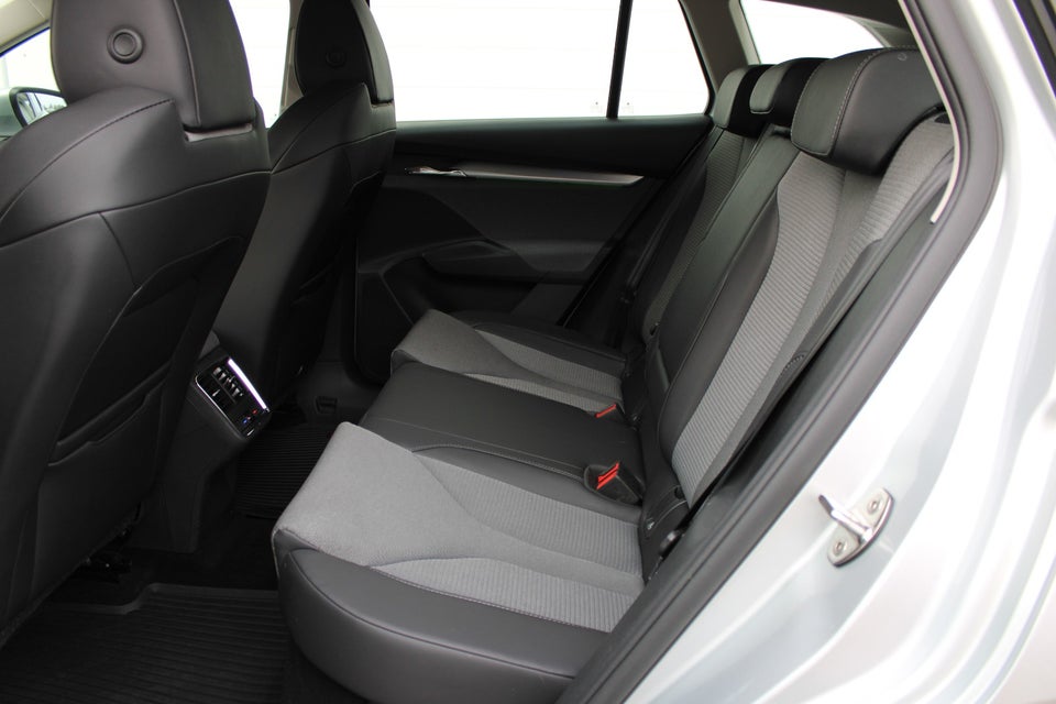 Skoda Enyaq 60 iV Loft 5d