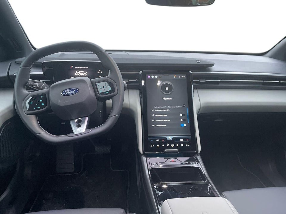 Ford Capri 82 Select Extended Range 5d