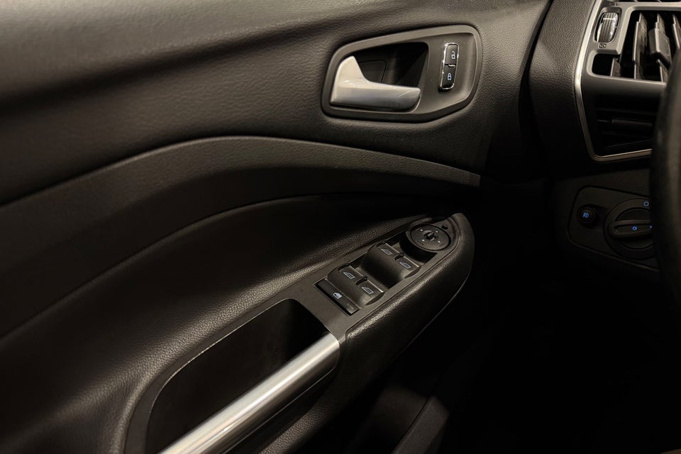 Ford Kuga 2,0 TDCi 180 Titanium aut. AWD 5d