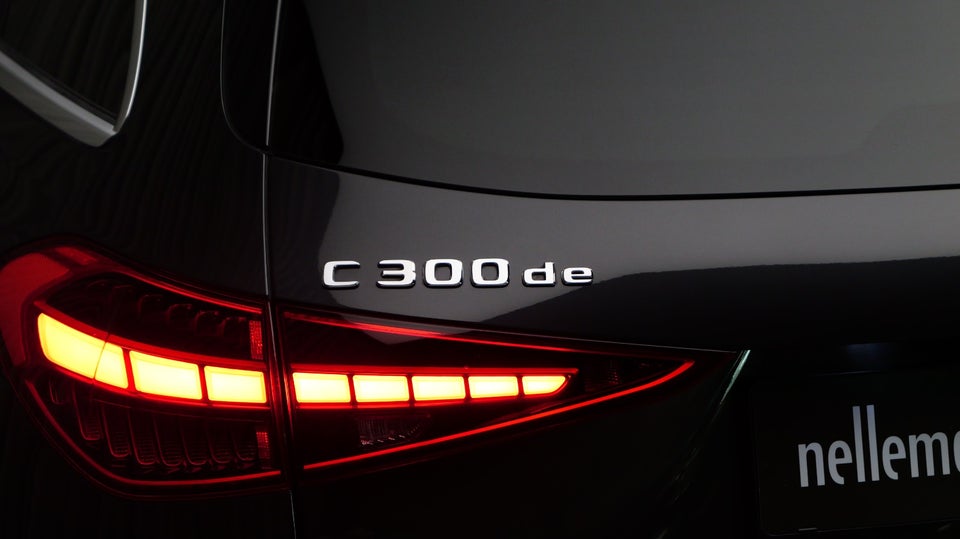 Mercedes C300 de 2,0 AMG Line stc. aut. 5d