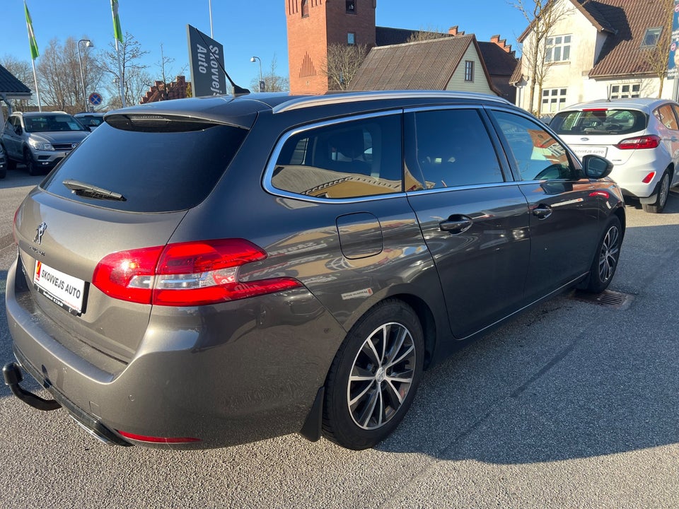 Peugeot 308 1,5 BlueHDi 130 Selection Sky SW 5d