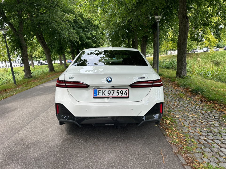 BMW i5 eDrive40 M-Sport 4d