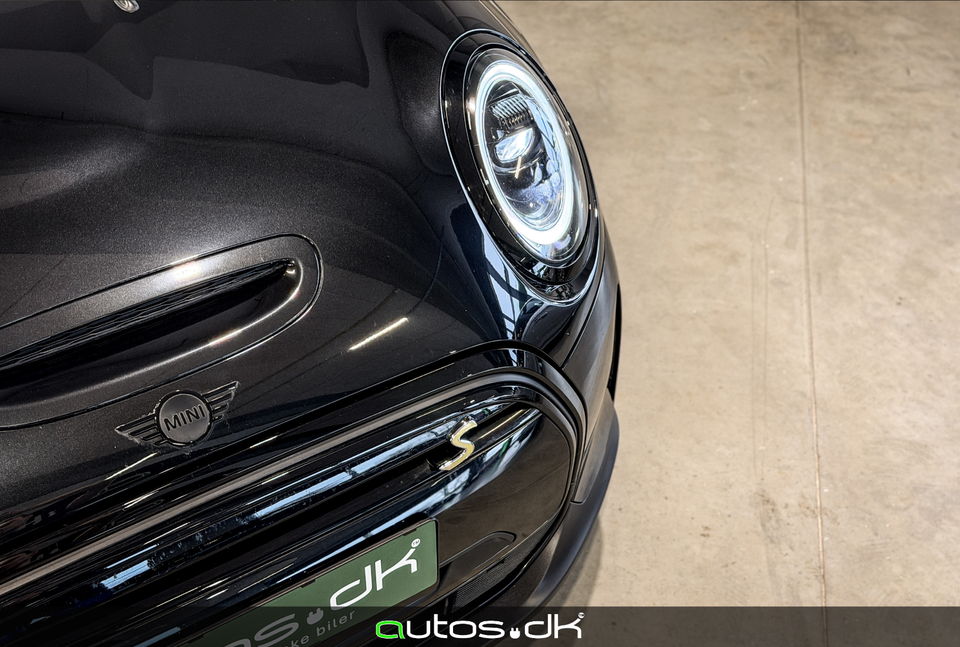 MINI Cooper SE Essential 3d