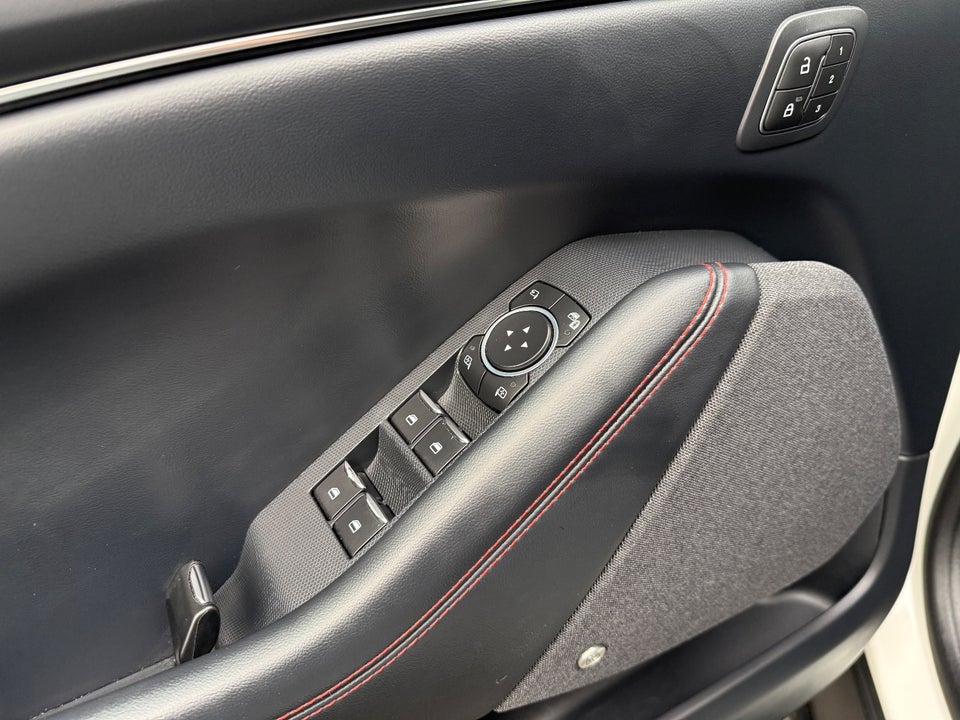 Ford Mustang Mach-E 98 Premium Extended Range AWD 5d