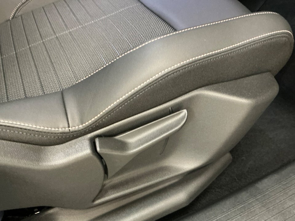 Peugeot e-3008 77 Allure 5d