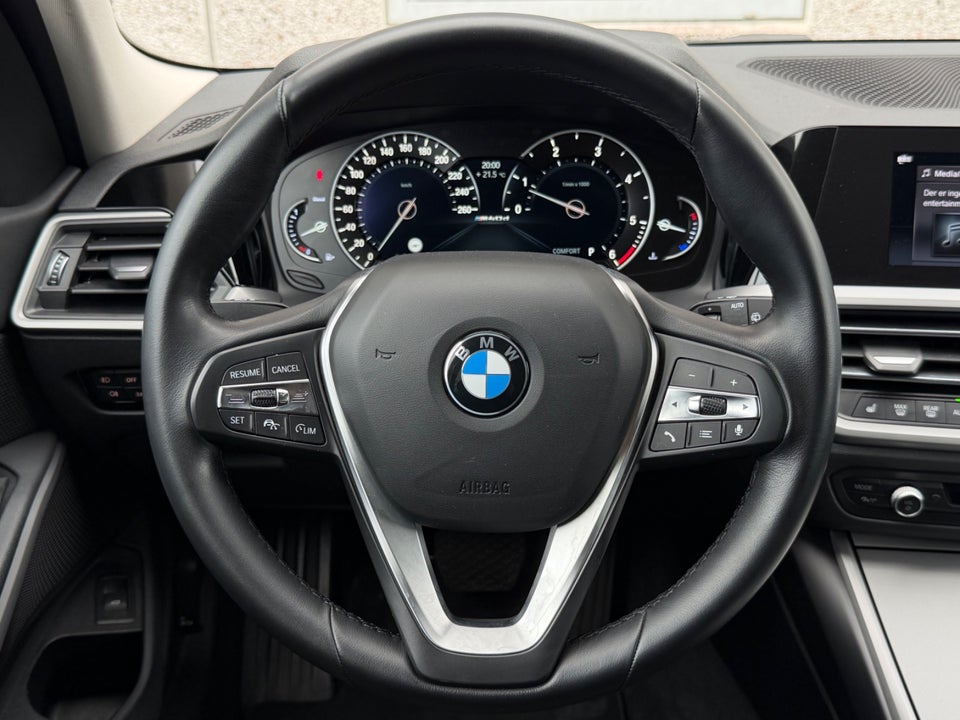BMW 320d 2,0 Touring Connected aut. 5d