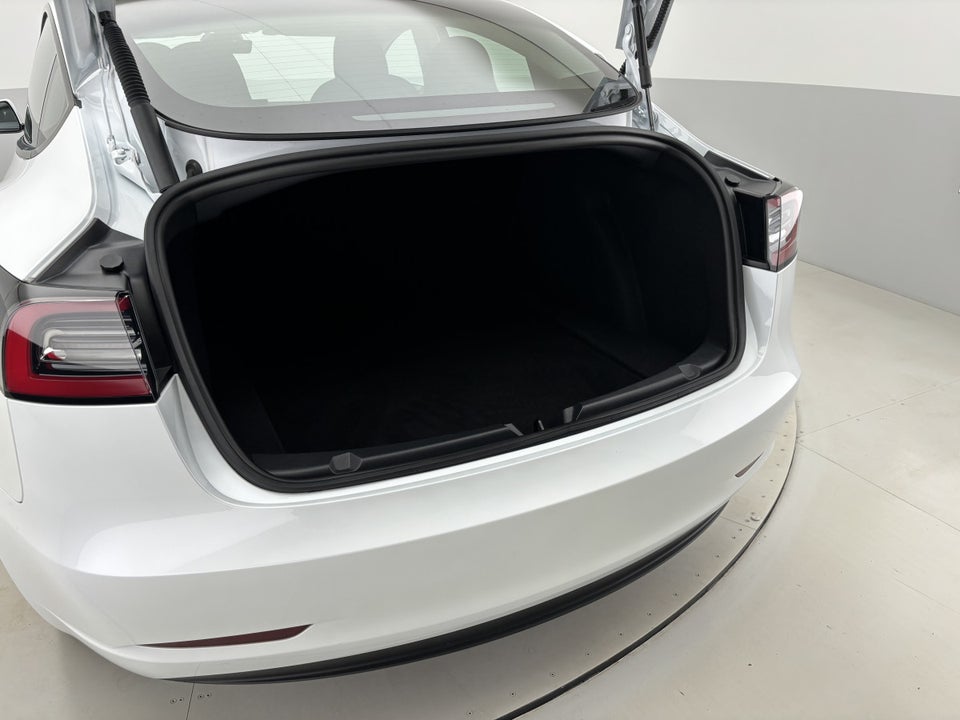 Tesla Model 3 RWD 4d