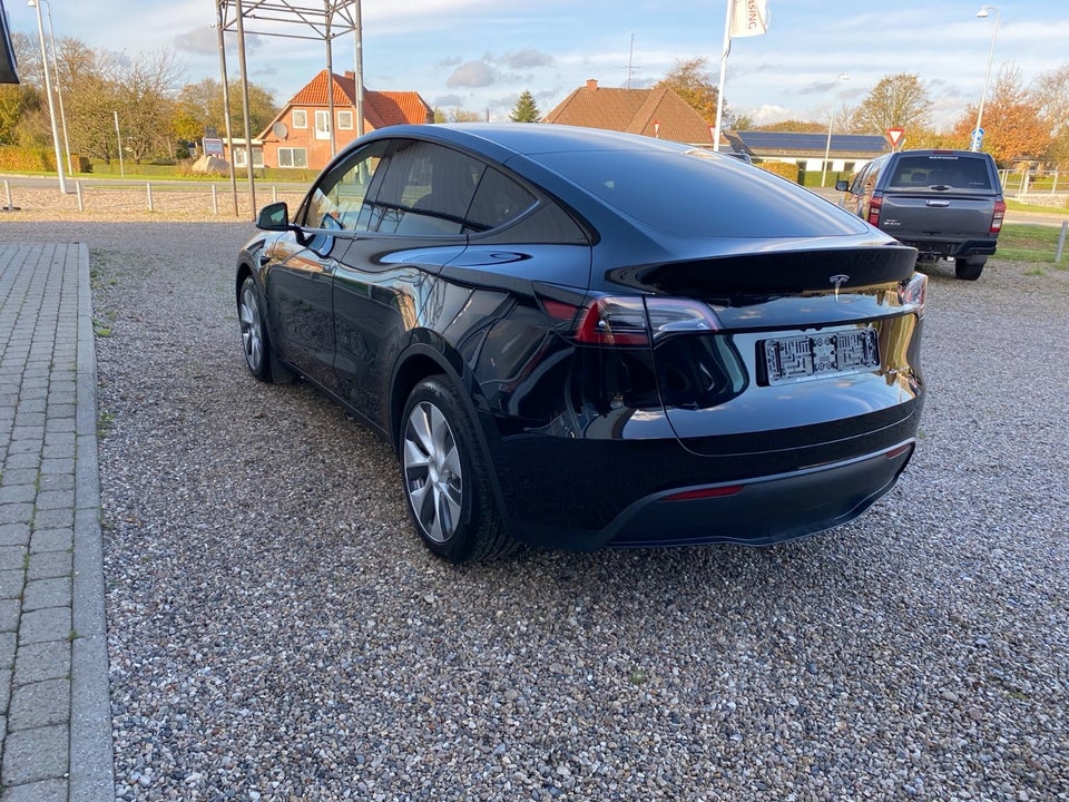 Tesla Model Y Long Range AWD 5d