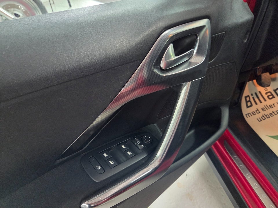 Peugeot 2008 1,6 BlueHDi 100 Allure 5d
