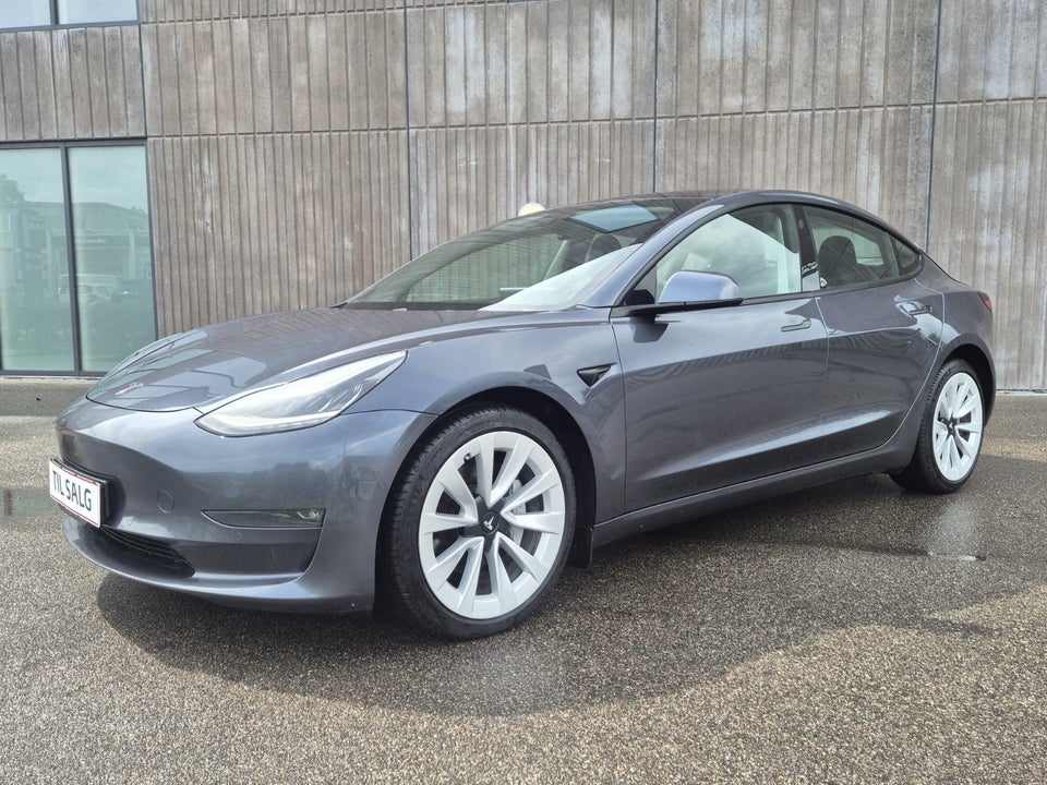 Tesla Model 3 Long Range AWD 4d