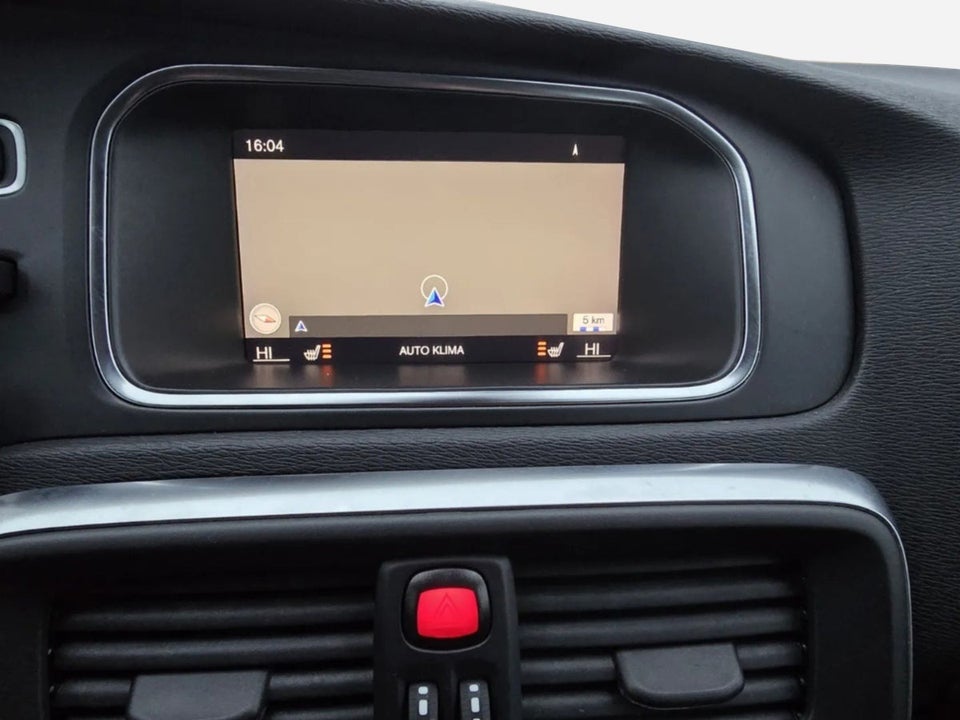 Volvo V40 2,0 D2 120 Momentum 5d