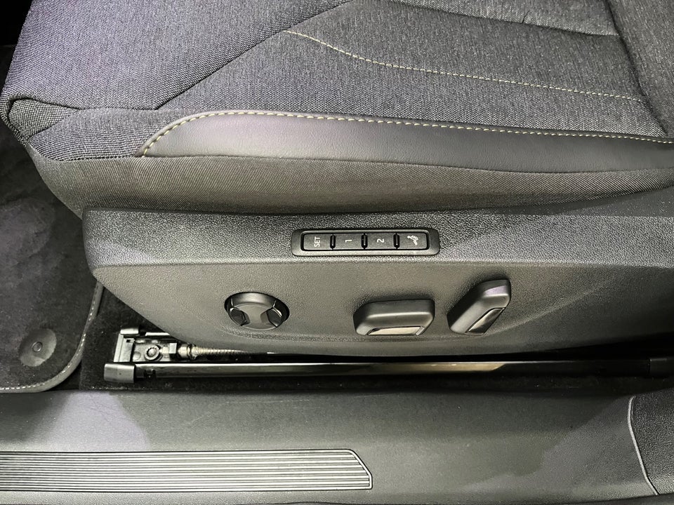 Skoda Elroq 85 iV Loft Advanced 5d