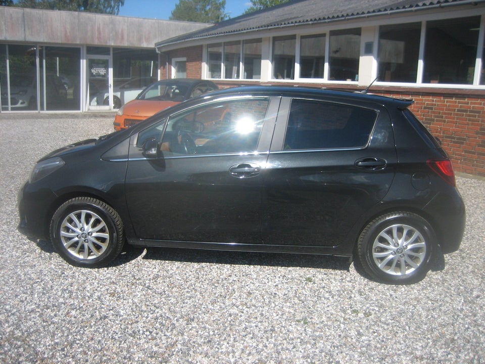Toyota Yaris 1,3 VVT-i Lounge Edition 5d