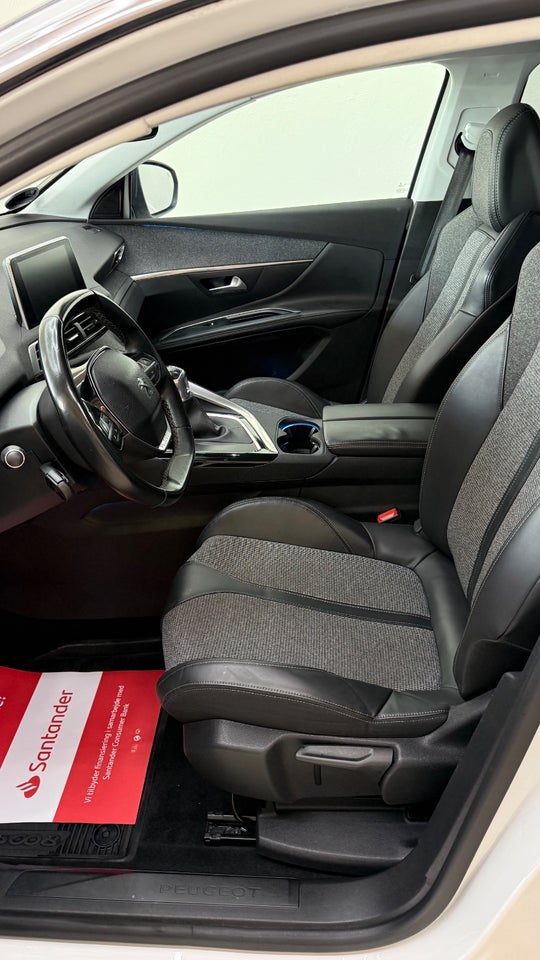 Peugeot 5008 1,2 e-THP 130 Allure 7prs 5d