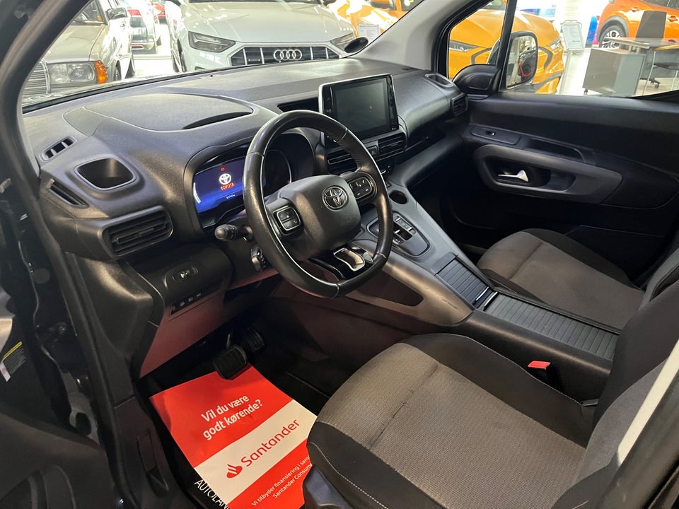 Toyota ProAce City Verso 50 Medium Family 5d
