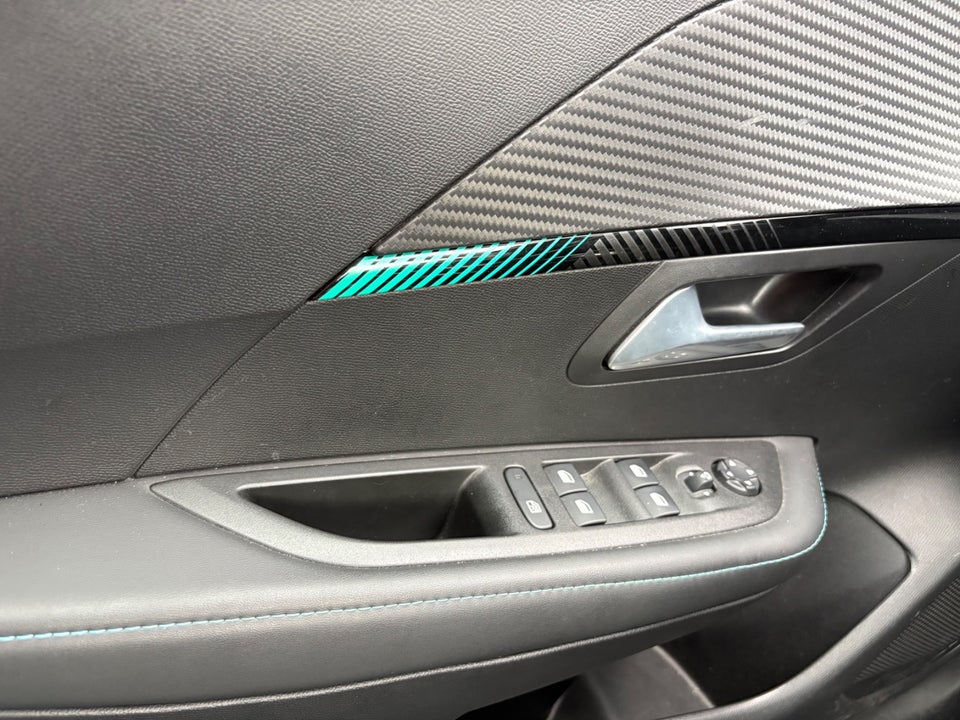 Peugeot 208 1,2 PureTech 100 Supreme+ 5d