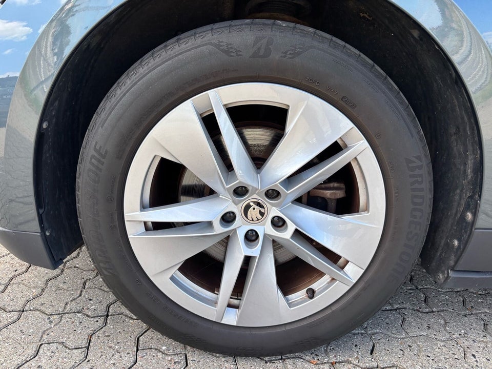Skoda Enyaq 60 iV Plus 5d