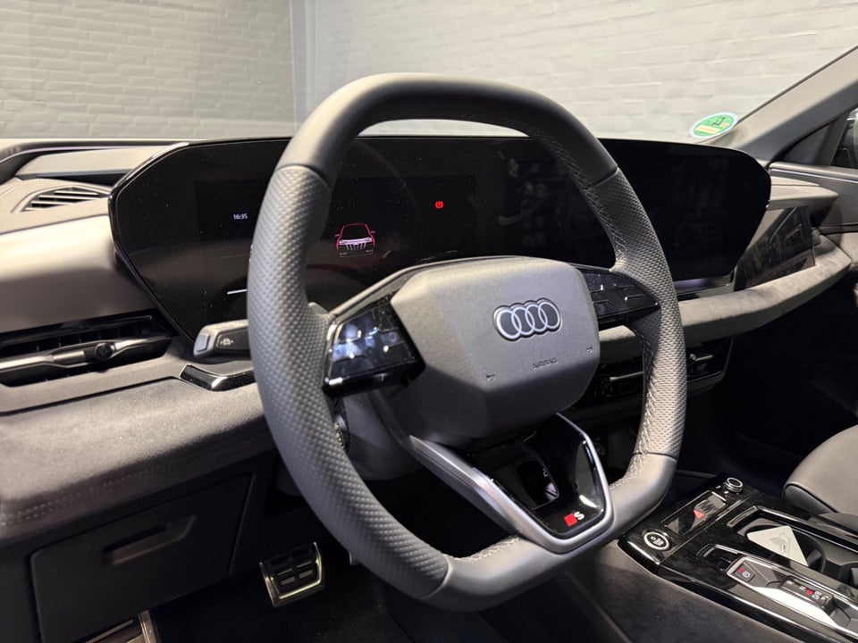 Audi Q6 e-tron S-line plus quattro 5d