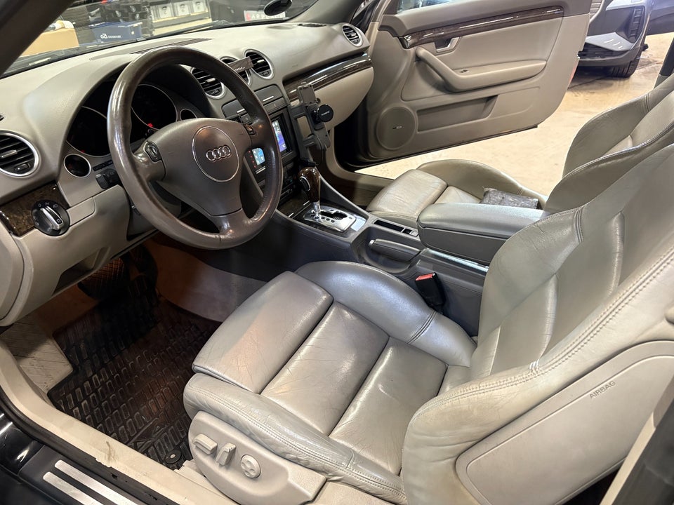 Audi A4 3,0 V6 Cabriolet Multitr. 2d