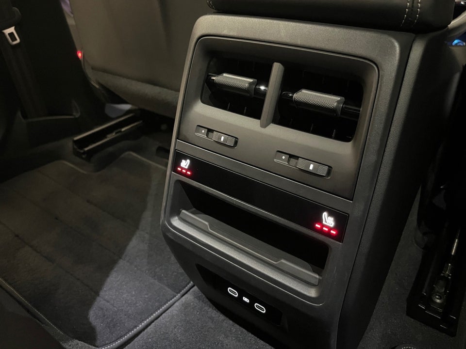 Porsche Macan Turbo 5d