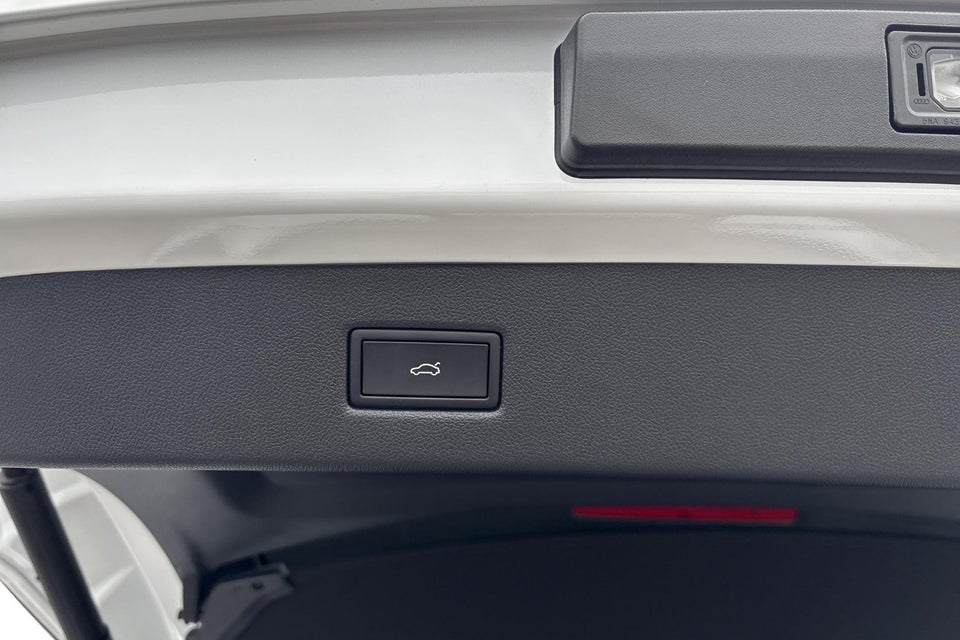 Ford Explorer 77 Premium Extended Range 5d