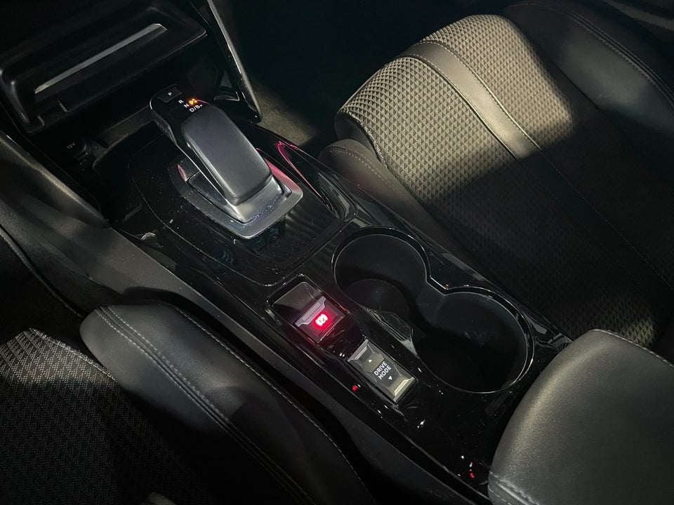 Peugeot e-208 50 GT 5d