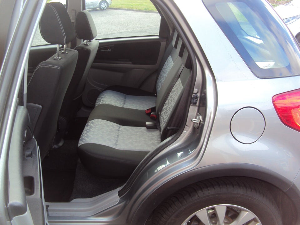 Suzuki SX4 1,6 CombiBack Tour 5d