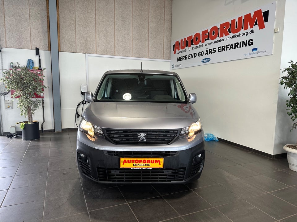 Peugeot Partner 1,5 BlueHDi 130 L2V2 Ultimate EAT8 Van