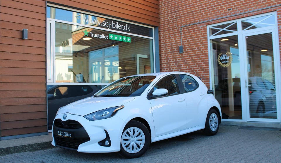 Toyota Yaris 1,5 Hybrid H3 e-CVT 5d