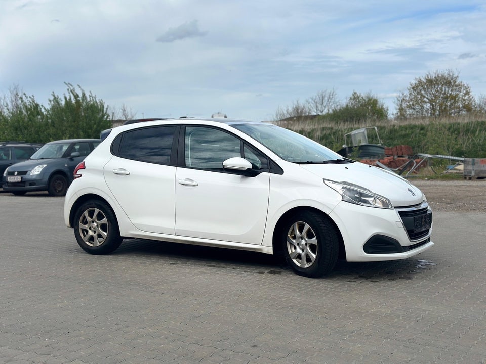 Peugeot 208 1,6 BlueHDi 100 Active 5d