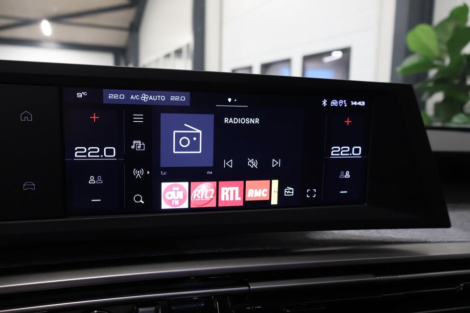 Peugeot e-5008 77 Allure Pack 7prs 5d