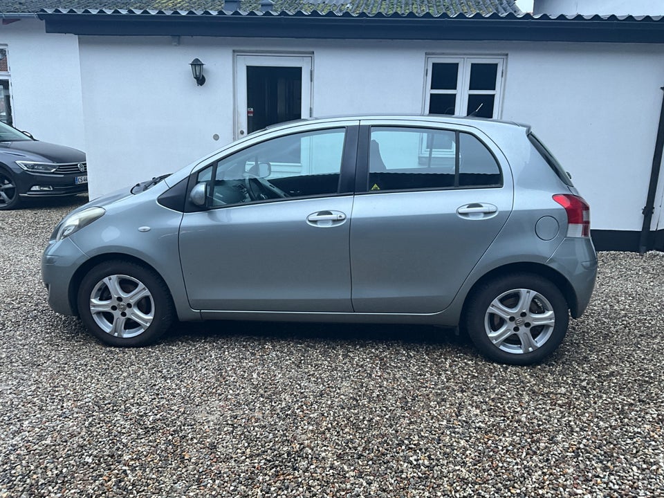 Toyota Yaris 1,4 D-4D T2 5d