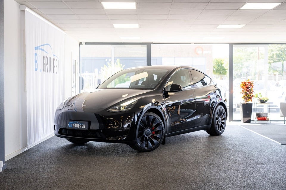 Tesla Model Y Performance AWD 5d