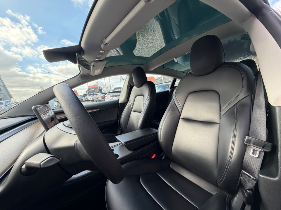 Tesla Model 3 Long Range RWD 4d