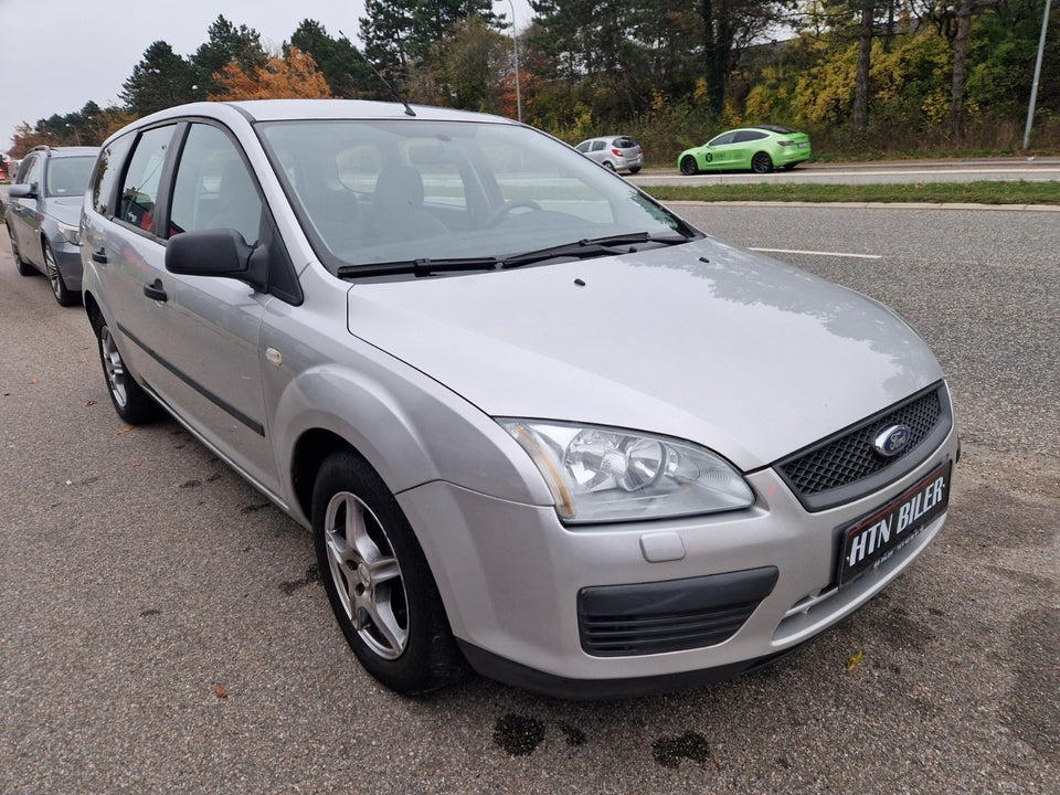 Ford Focus 1,6 Trend 100 5d