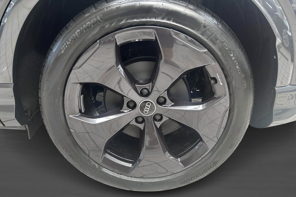 Audi Q4 e-tron performance 5d