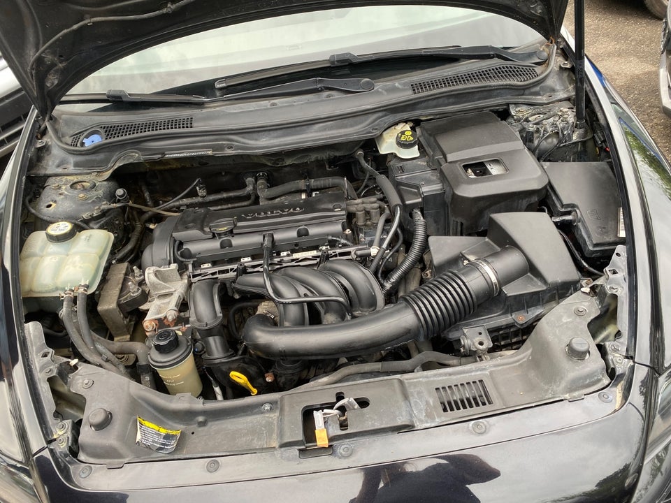 Volvo S40 1,6  4d
