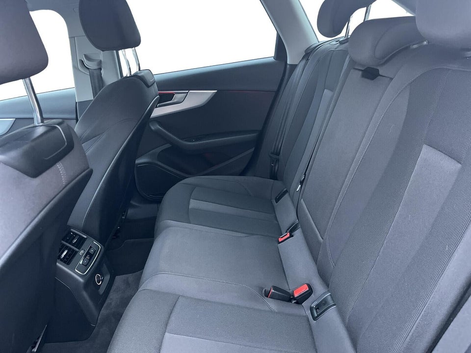 Audi A4 40 TDi Sport Prestige Selection Tour Avant S-tr. 5d