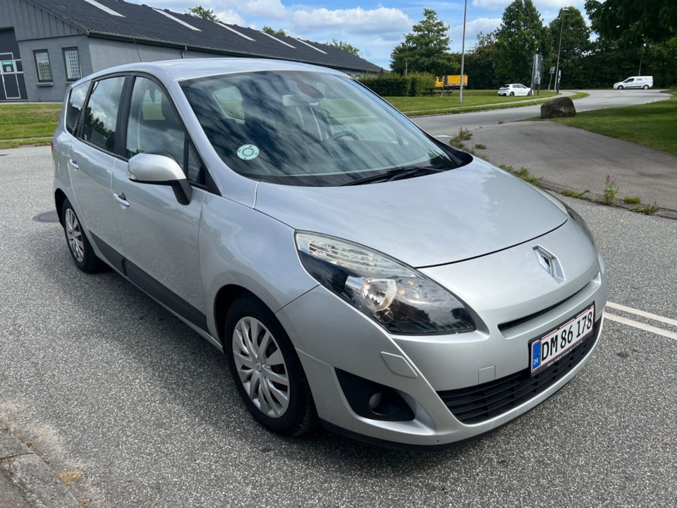 Renault Grand Scenic III 1,9 dCi 130 Dynamique 7prs 5d