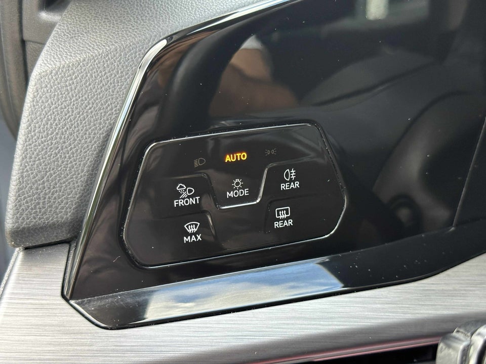 VW Golf VIII 1,4 eHybrid DSG 5d