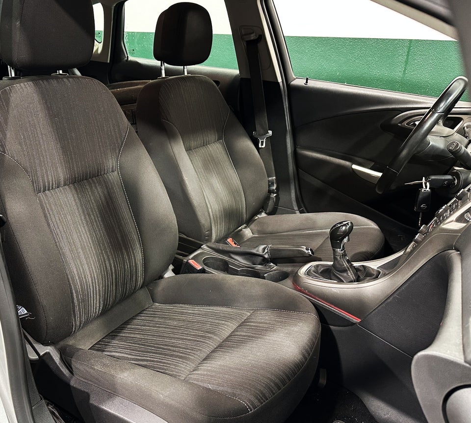 Opel Astra 1,4 T 140 Enjoy 5d