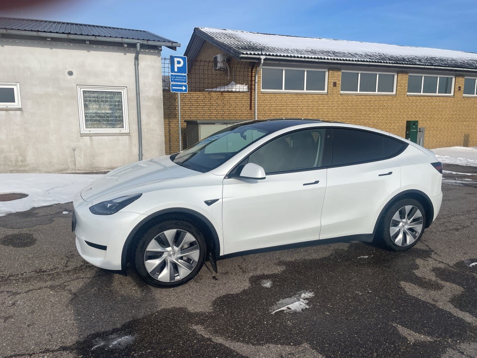 Tesla Model Y RWD 5d